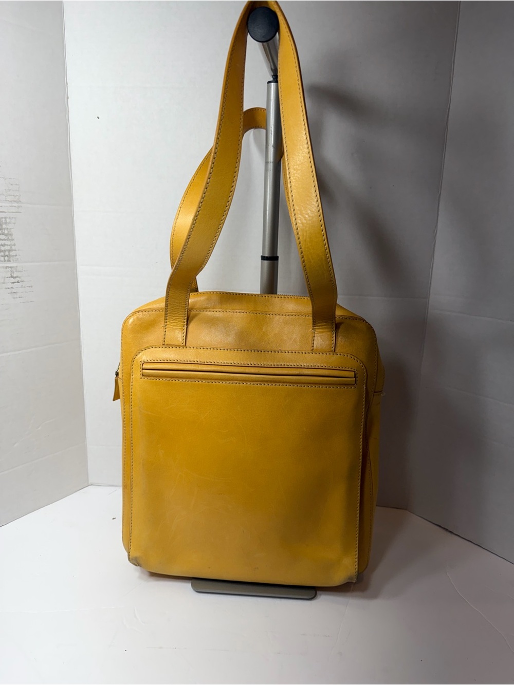 DESMO MADE IN ITALY Leather Shoulder Bag in Mustard Yellow
